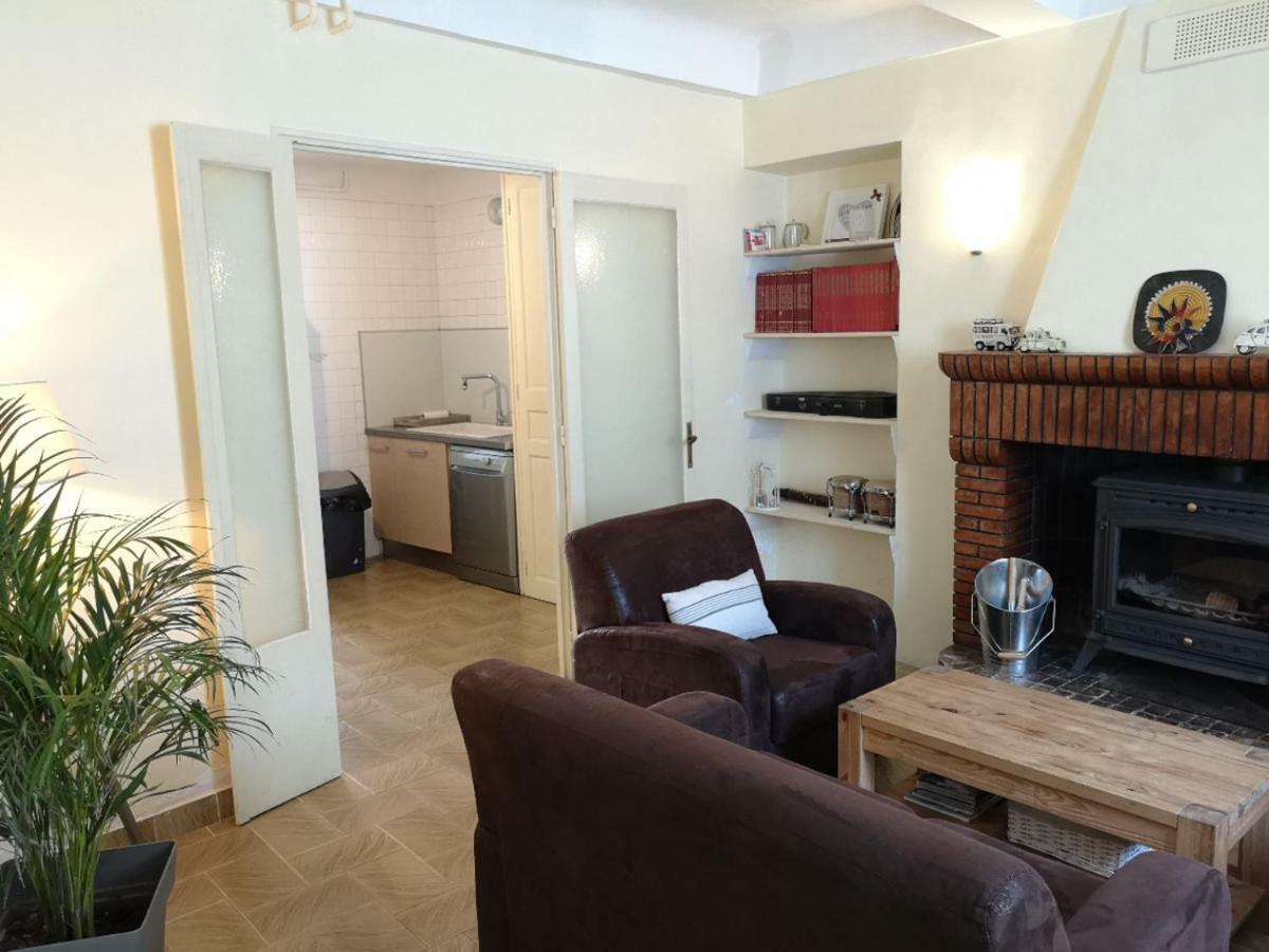 La Maison Bleue Céreste Екстериор снимка